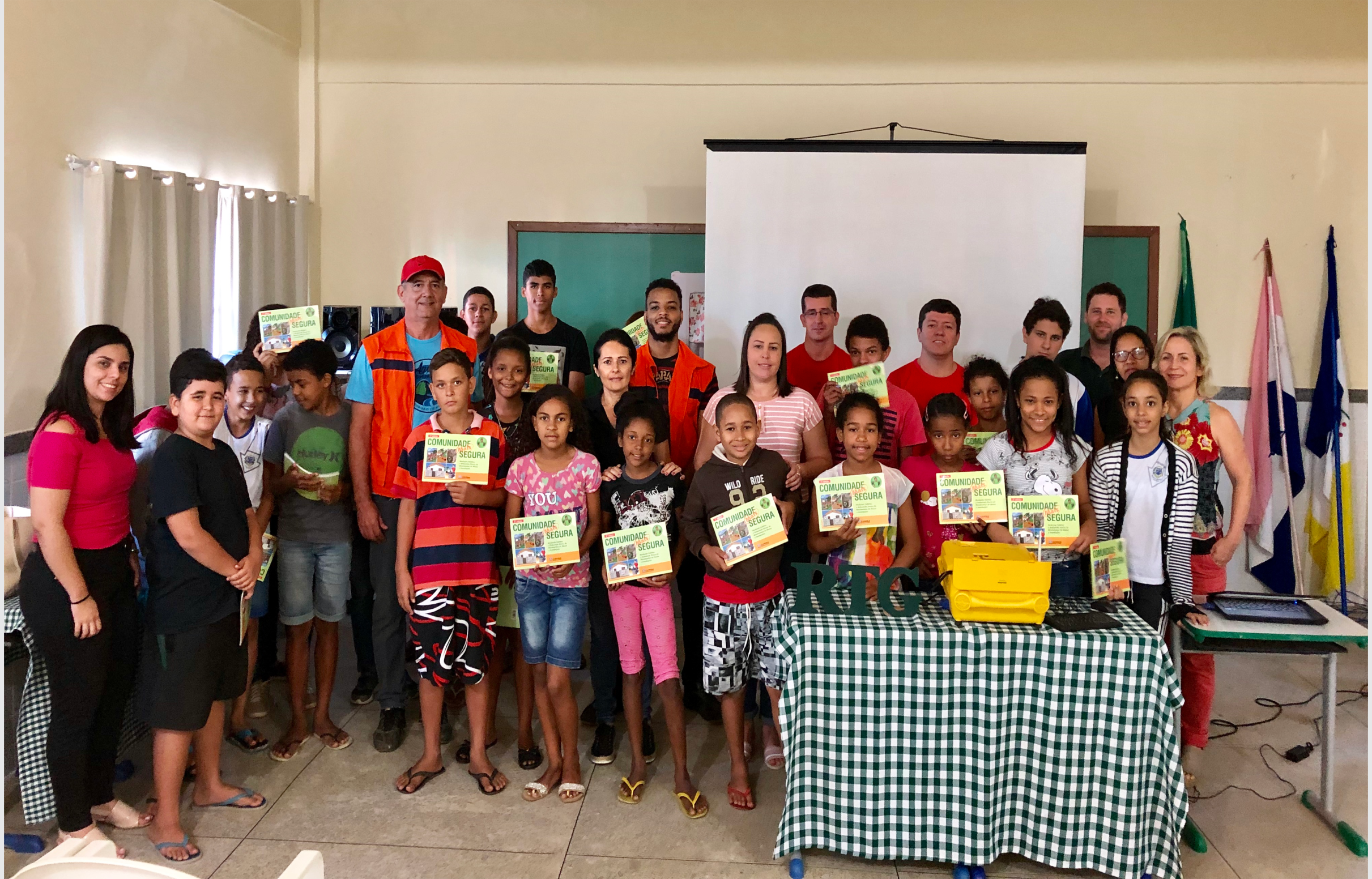 Defesa Civil de Atílio Vivacqua realiza palestra para alunos da Rede Municipal
